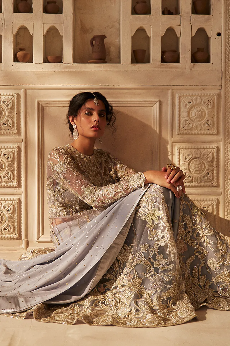 Aab -E -Zar '20 - Wisteria